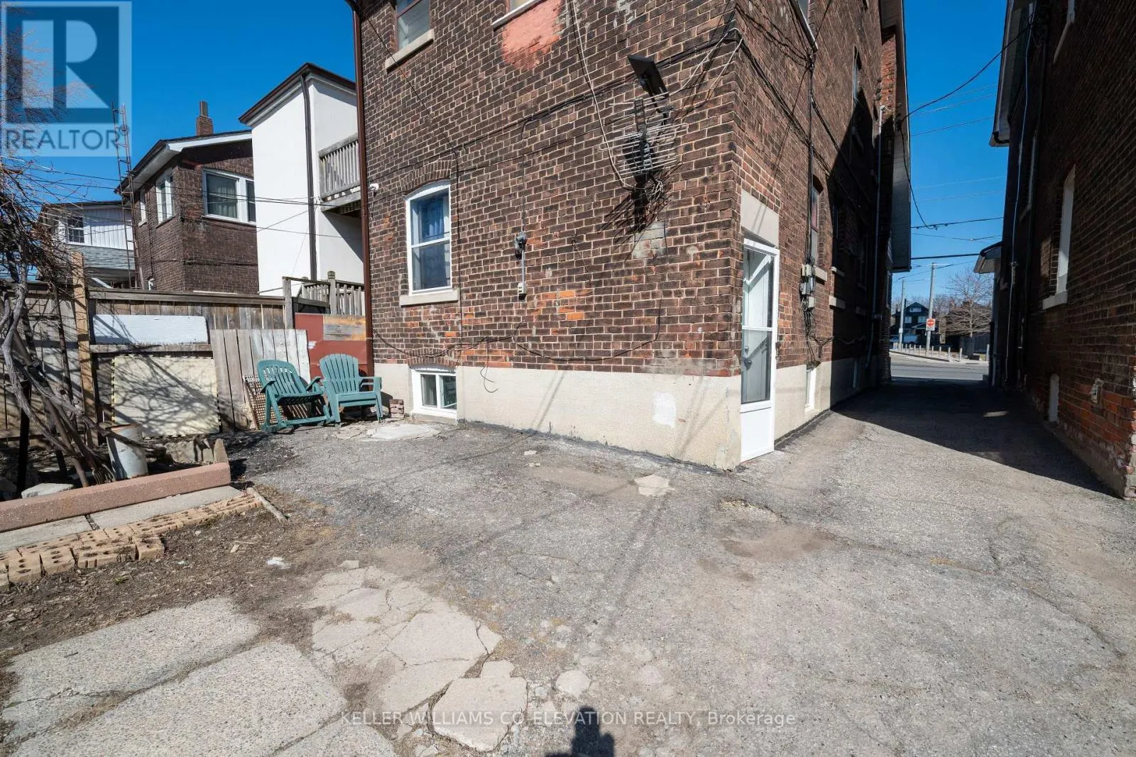 172 OAKWOOD AVENUE
