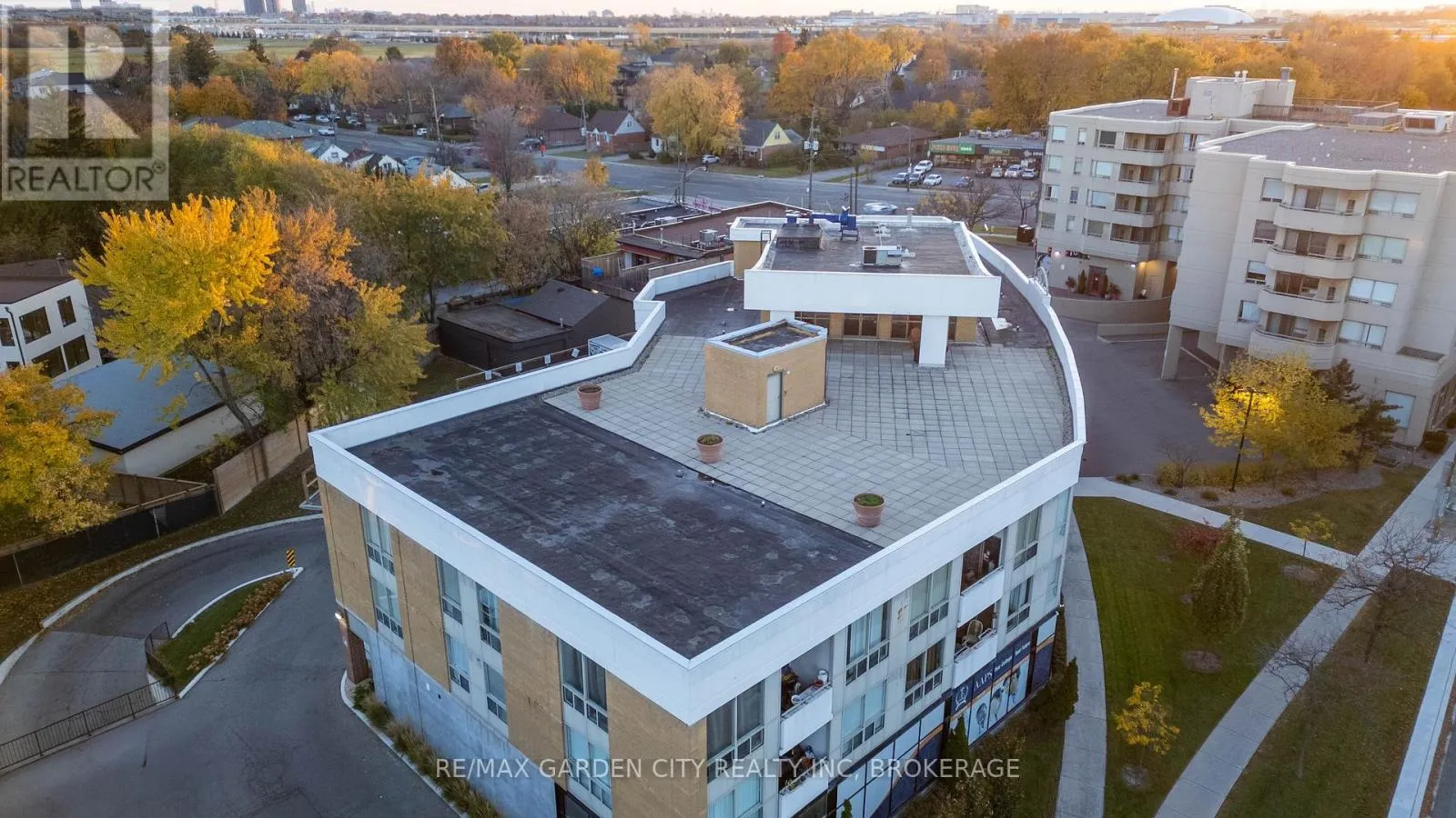 202 - 897 SHEPPARD AVENUE W, #202
