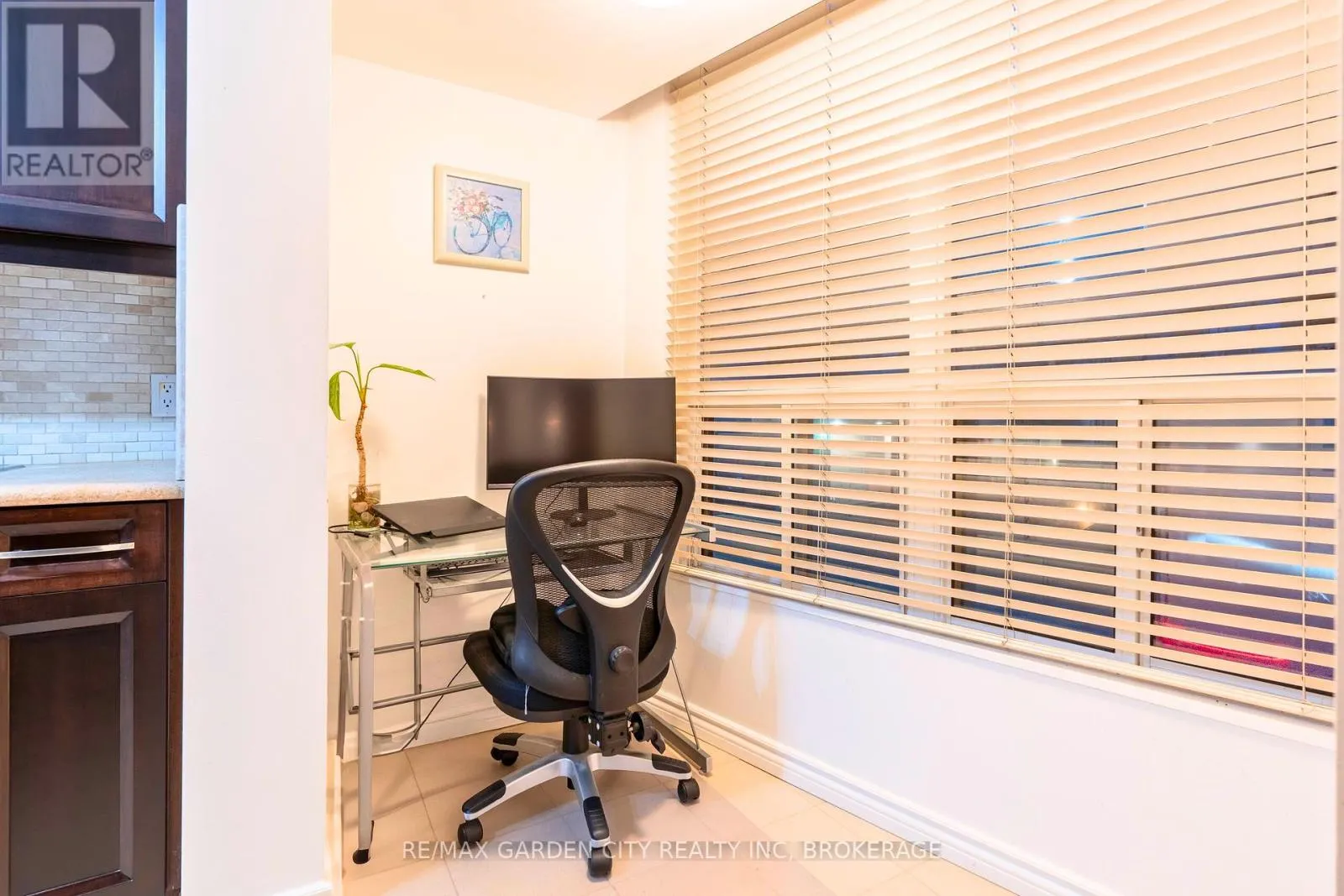 202 - 897 SHEPPARD AVENUE W, #202