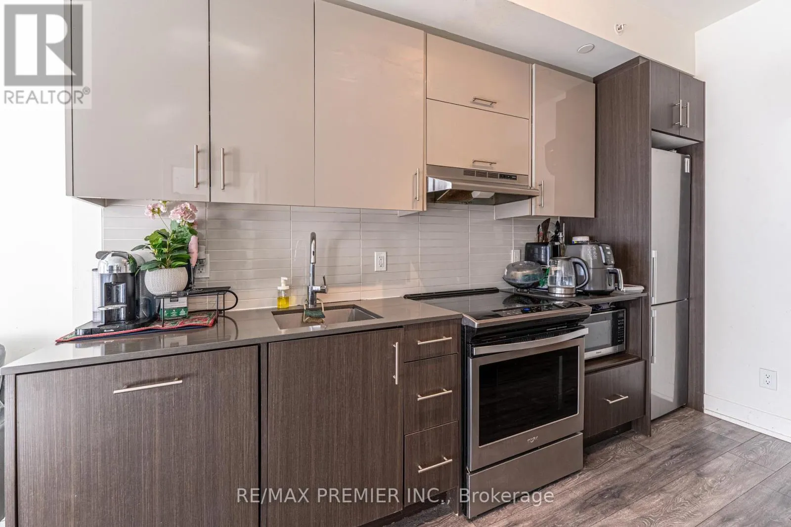 1511 - 180 FAIRVIEW MALL DRIVE