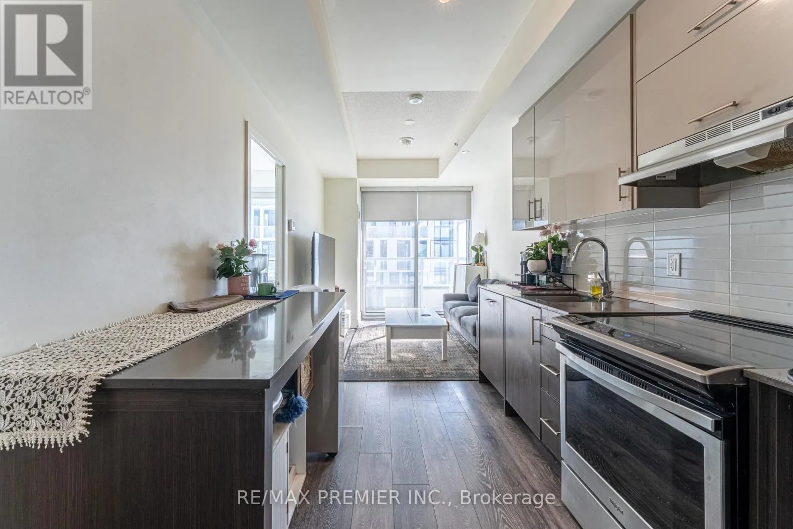 1511 - 180 FAIRVIEW MALL DRIVE