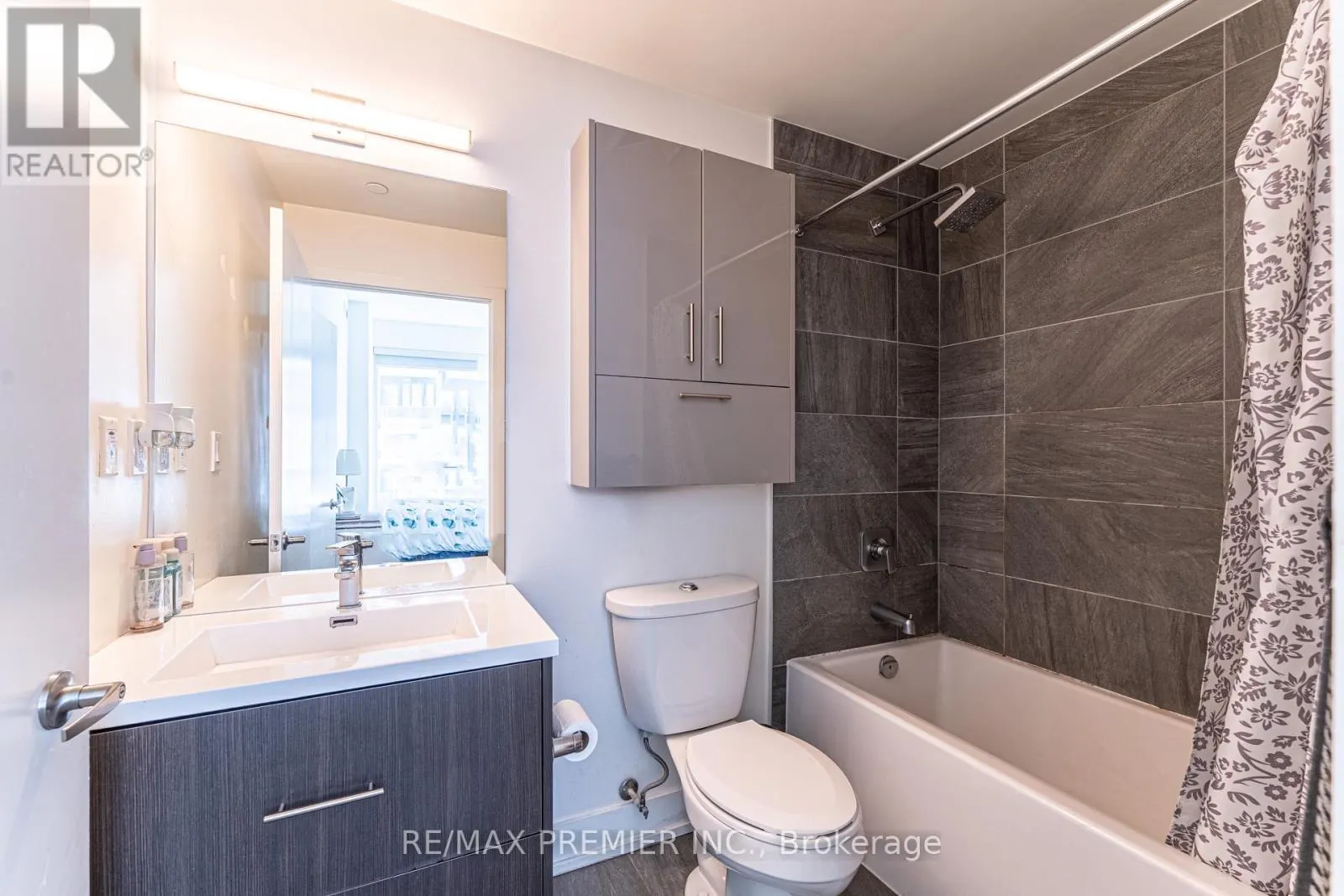 1511 - 180 FAIRVIEW MALL DRIVE