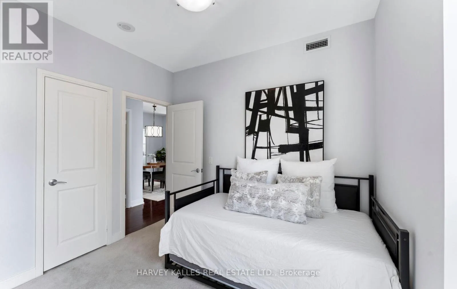 1406 - 88 BROADWAY AVENUE