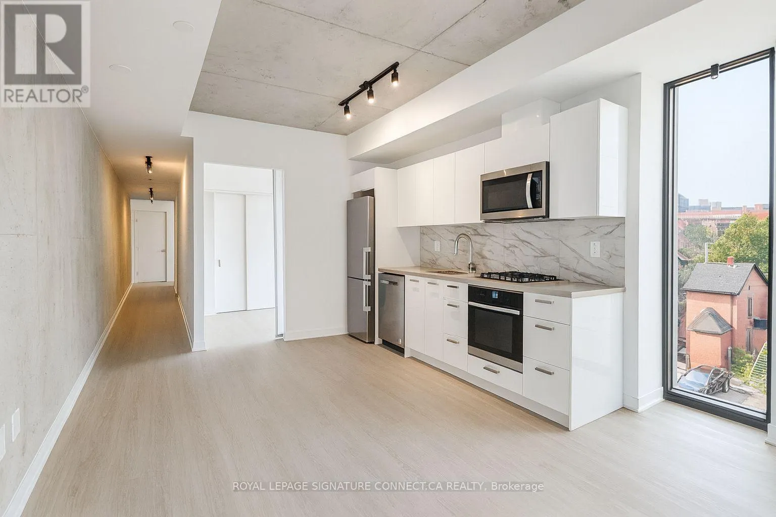 306 - 195 MCCAUL STREET