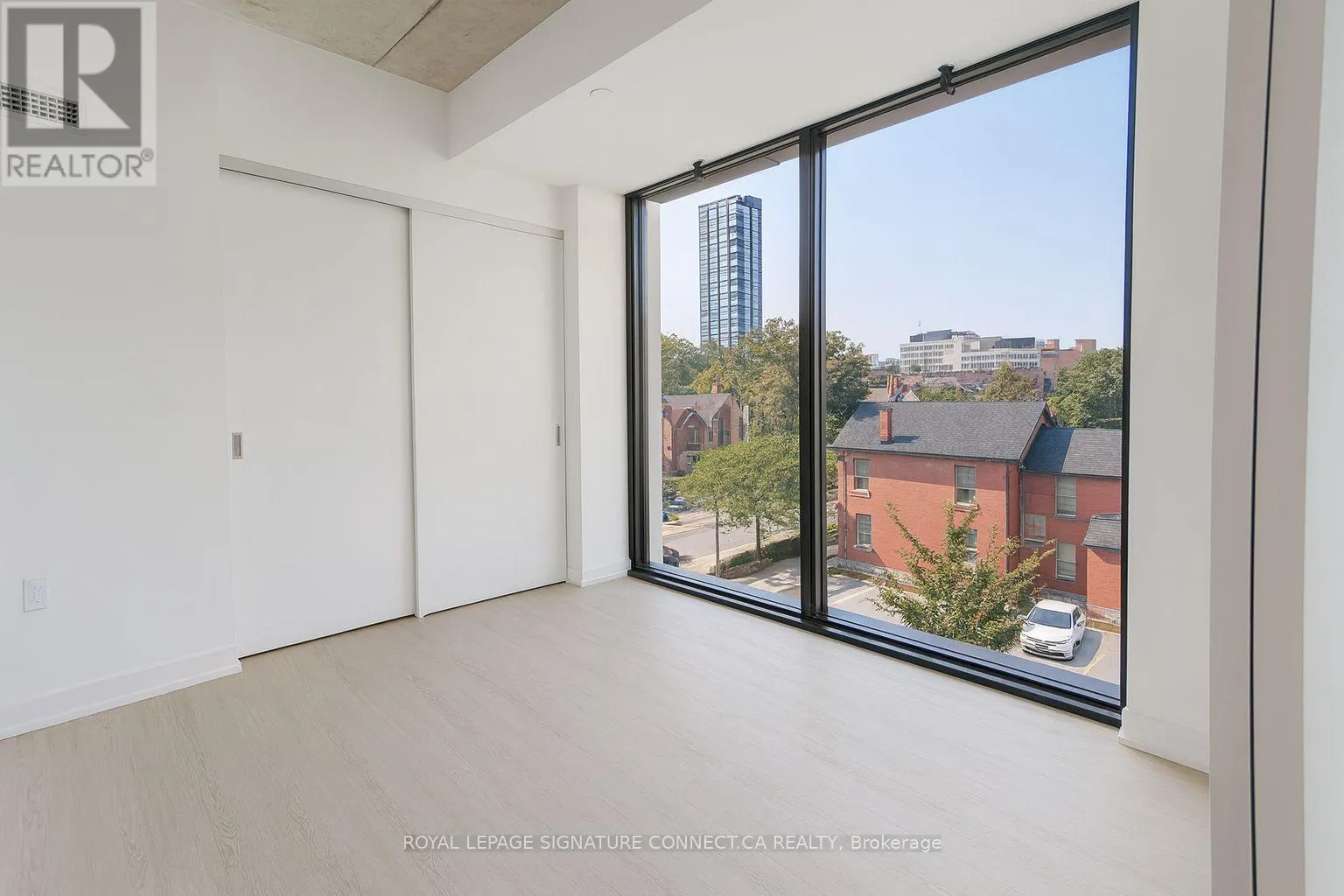 306 - 195 MCCAUL STREET