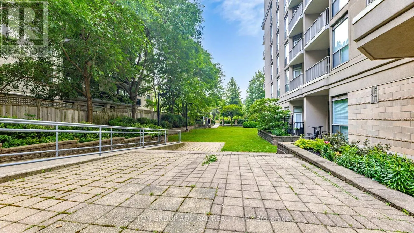 707 - 4200 BATHURST STREET