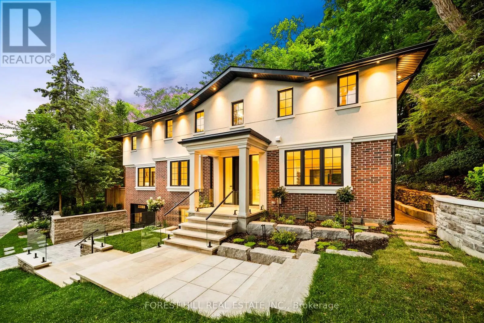 52 ROXBOROUGH DRIVE