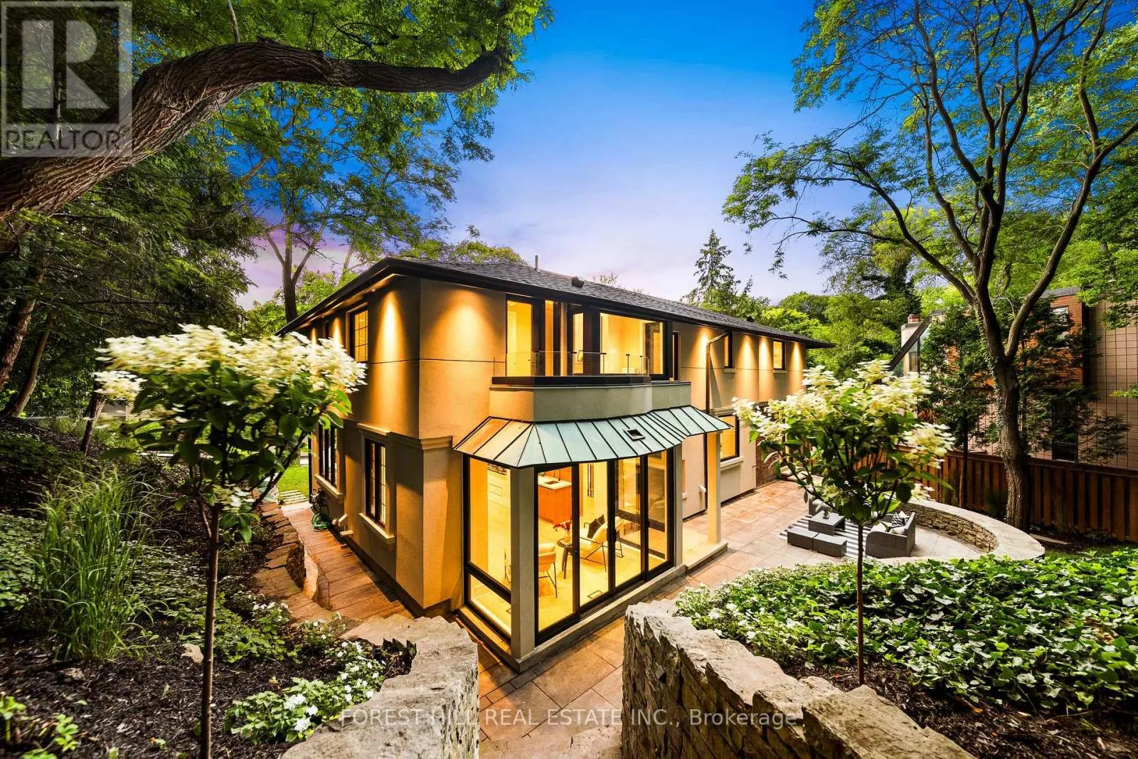 52 ROXBOROUGH DRIVE