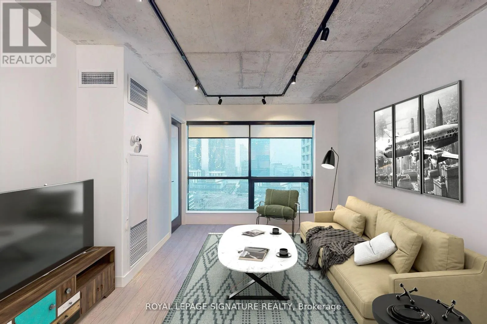 2109 - 10 YONGE STREET