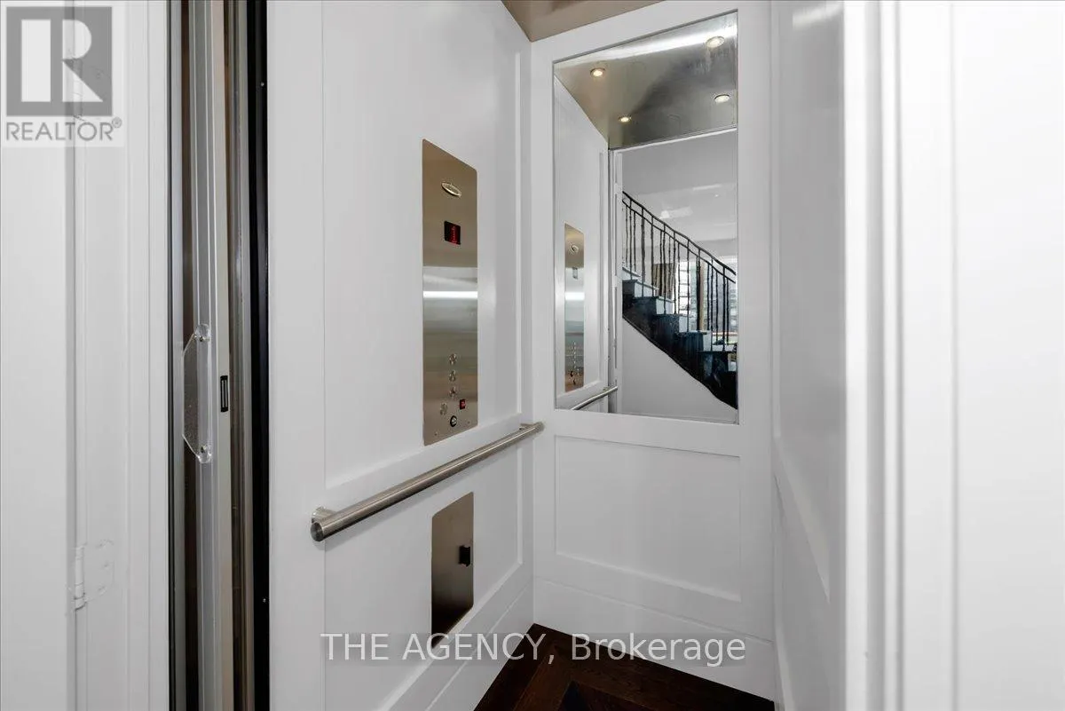 PH15 - 70 ROEHAMPTON AVENUE