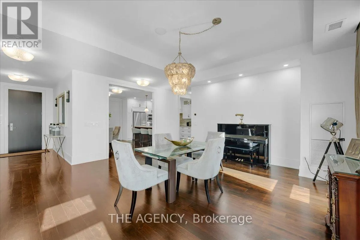PH15 - 70 ROEHAMPTON AVENUE