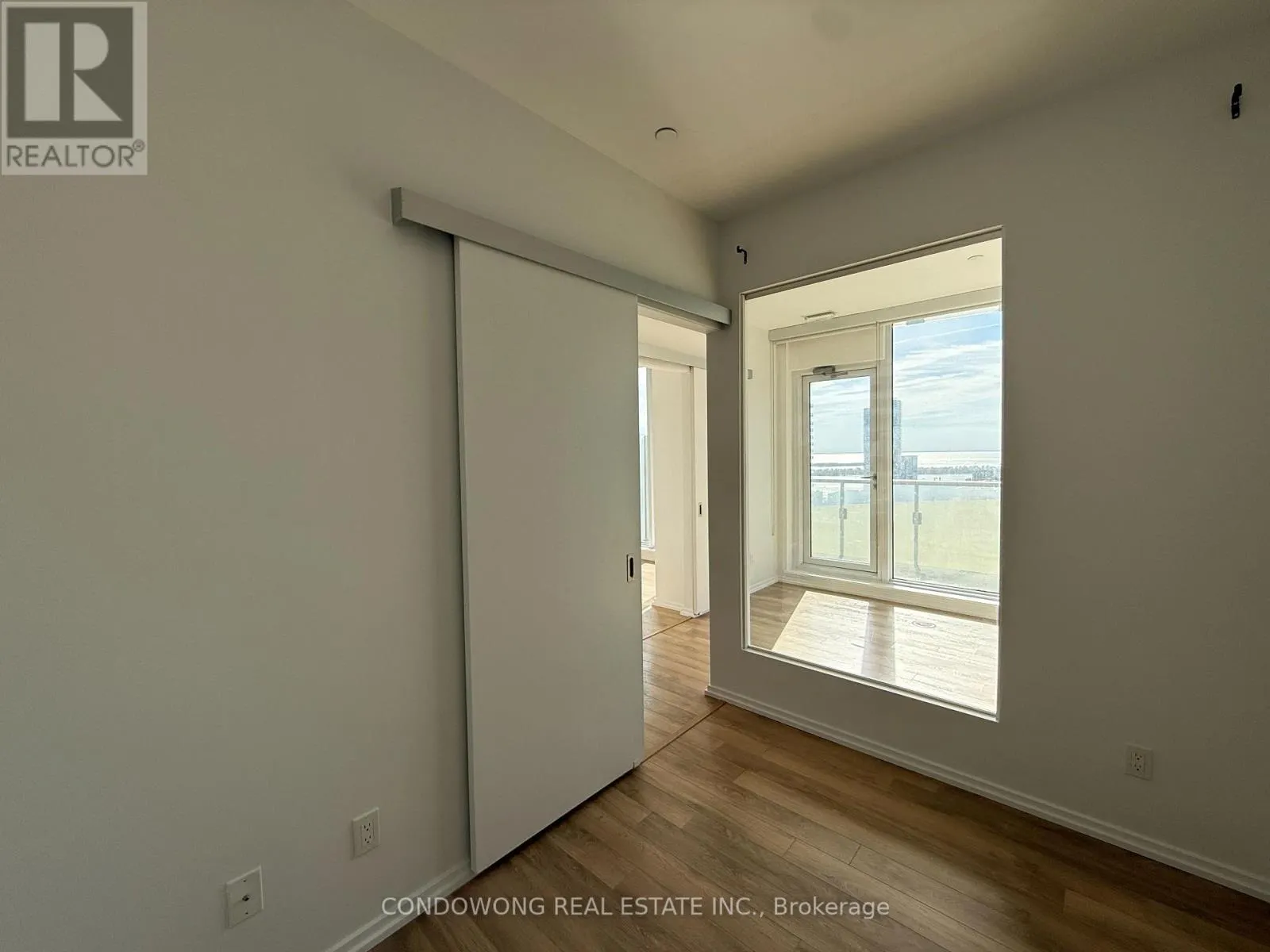 3608 - 197 YONGE STREET