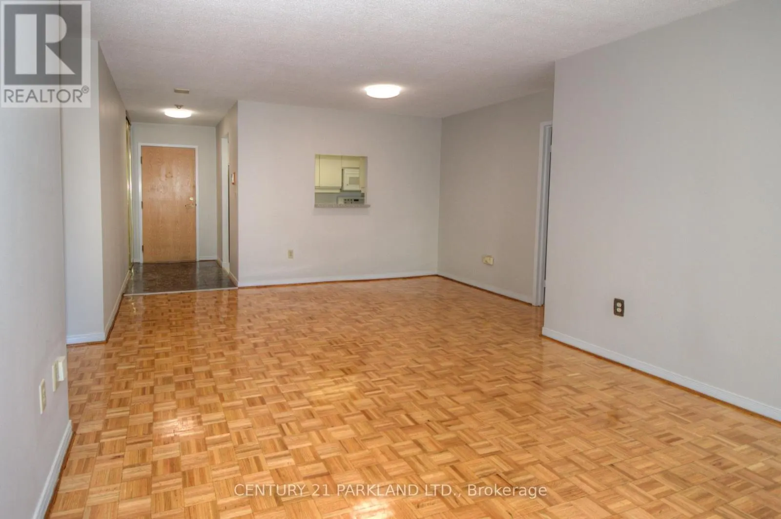 207 - 5 CONCORDE PLACE
