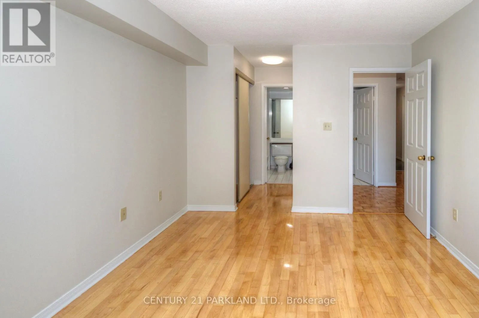 207 - 5 CONCORDE PLACE