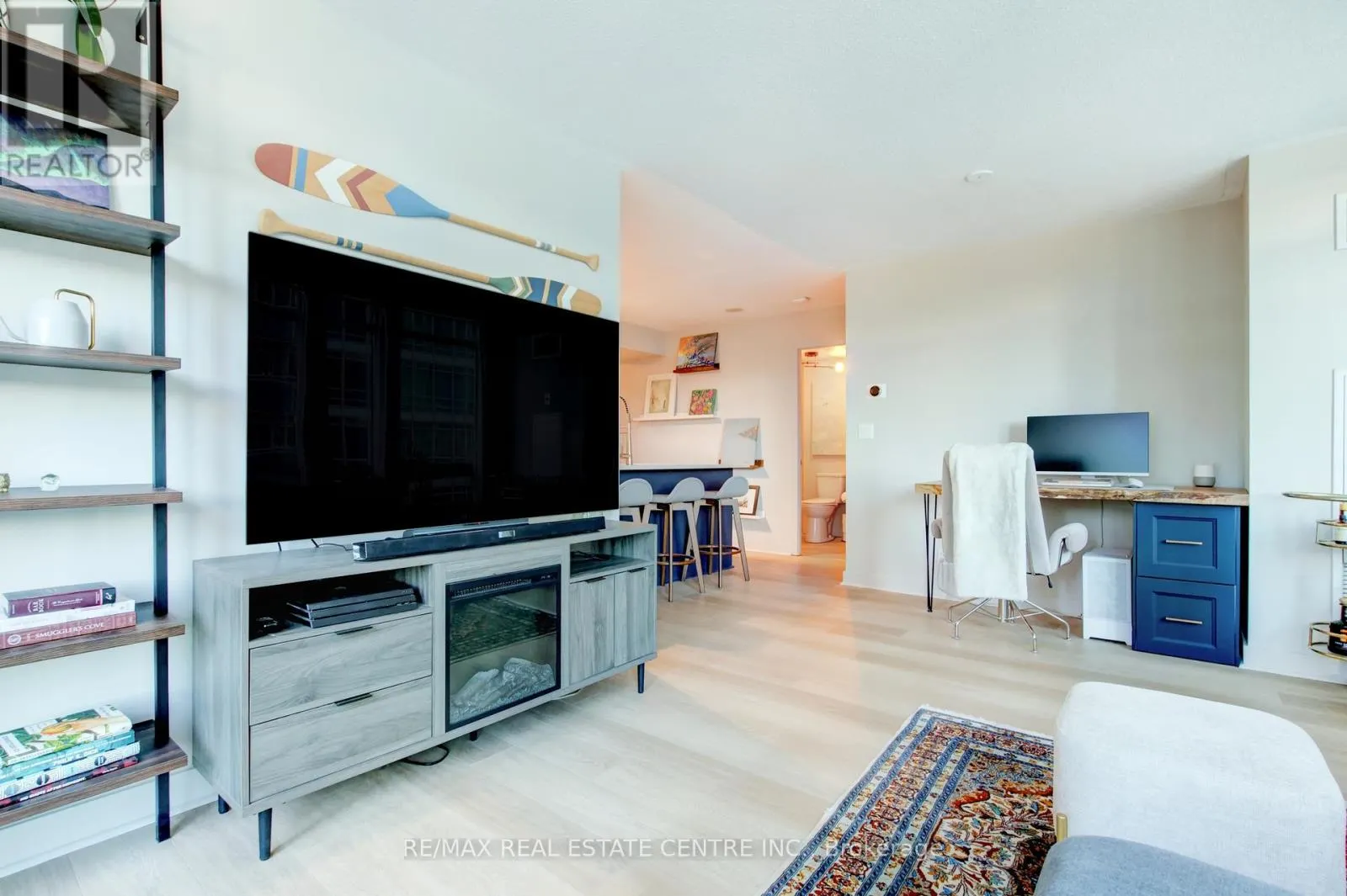 1010 - 397 FRONT STREET W