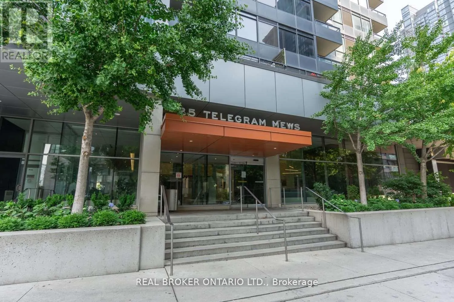 3808 - 25 TELEGRAM MEWS