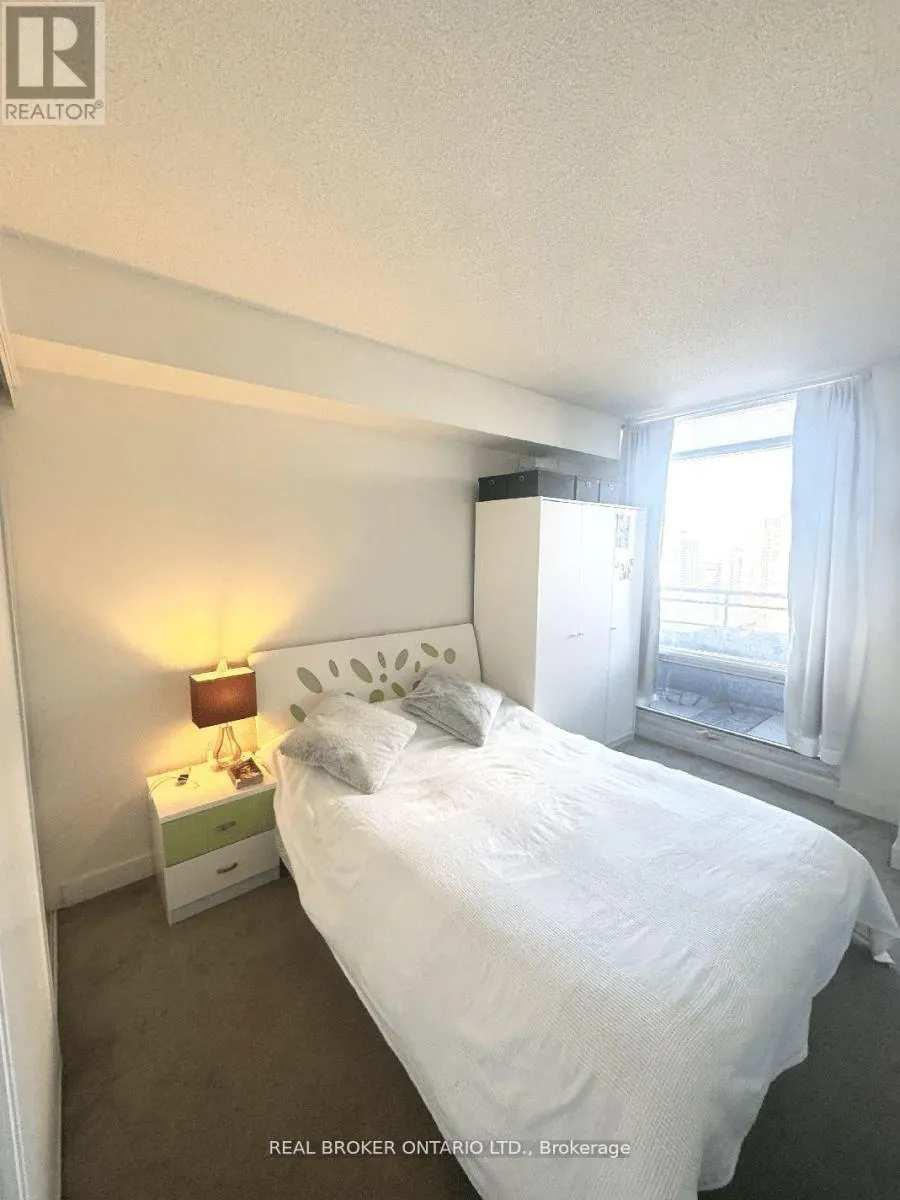 3808 - 25 TELEGRAM MEWS