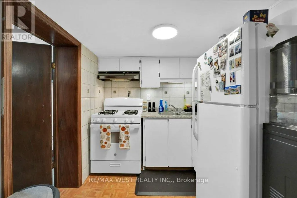 225 OAKWOOD AVENUE