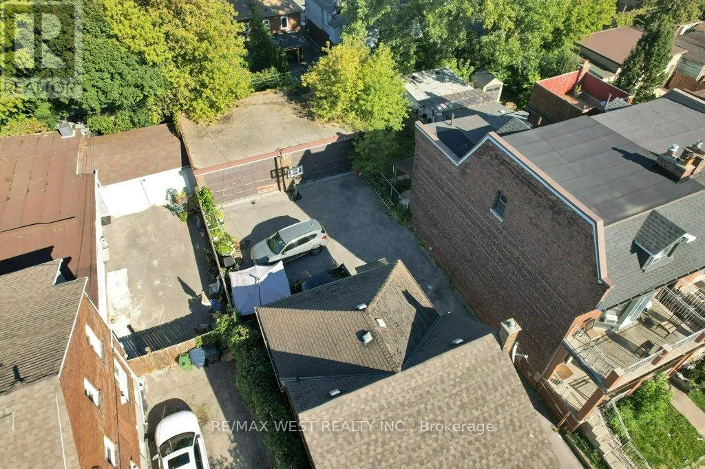 225 OAKWOOD AVENUE