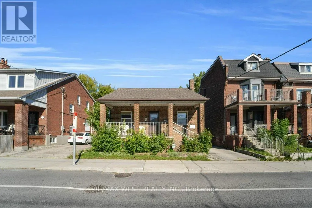 225 OAKWOOD AVENUE