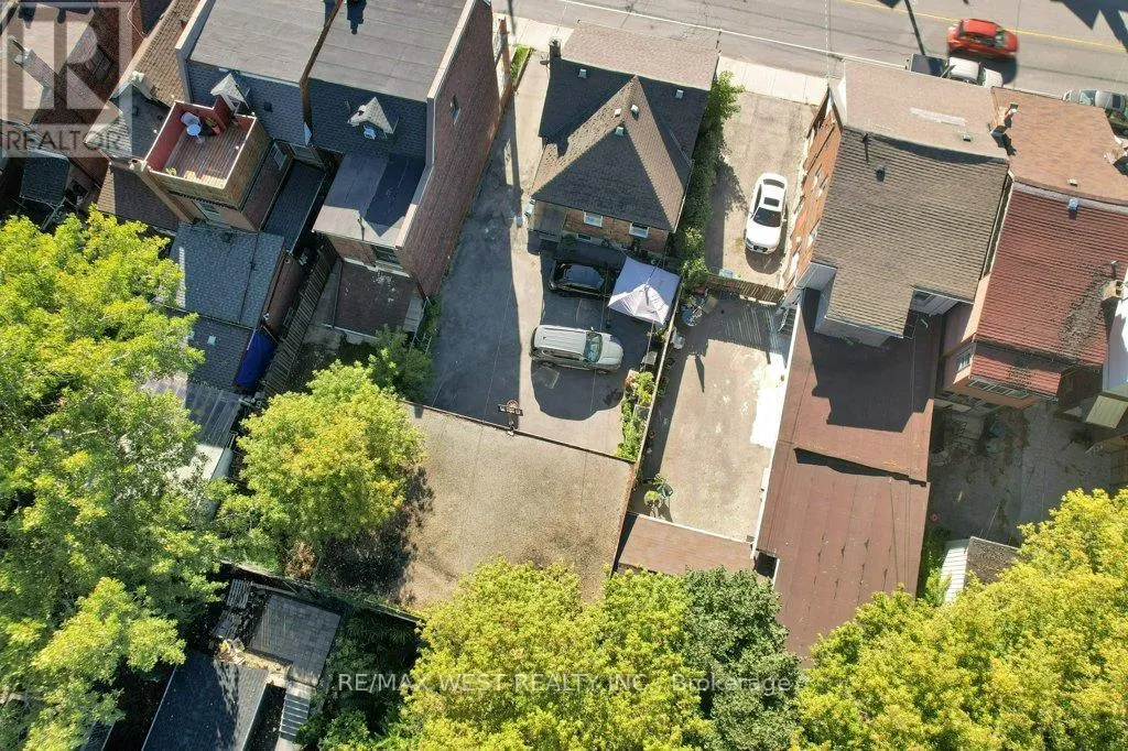 225 OAKWOOD AVENUE