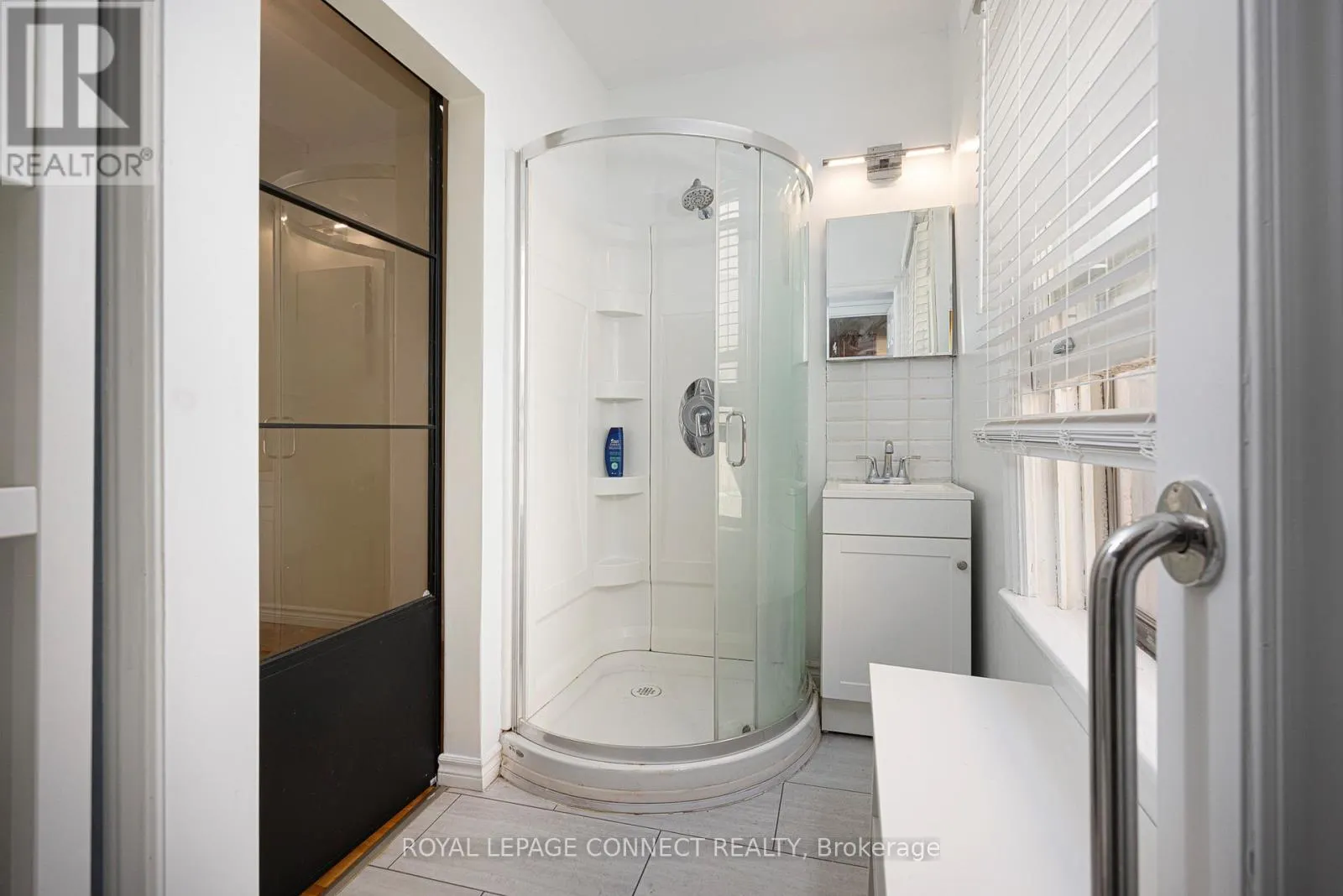 MAIN - 784 ADELAIDE STREET W