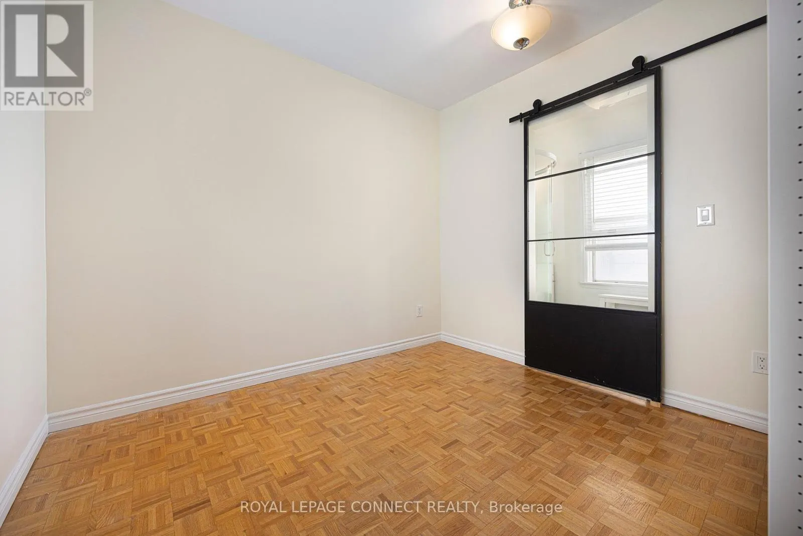 MAIN - 784 ADELAIDE STREET W