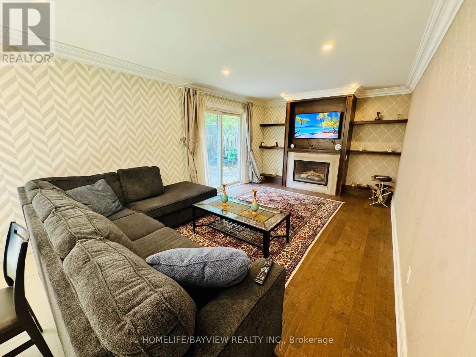 MAIN - 267 OTONABEE AVENUE