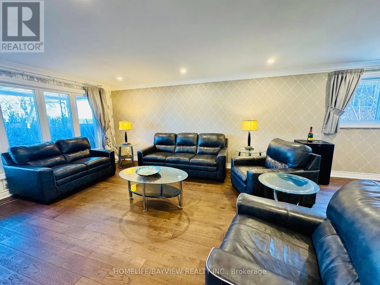 MAIN - 267 OTONABEE AVENUE
