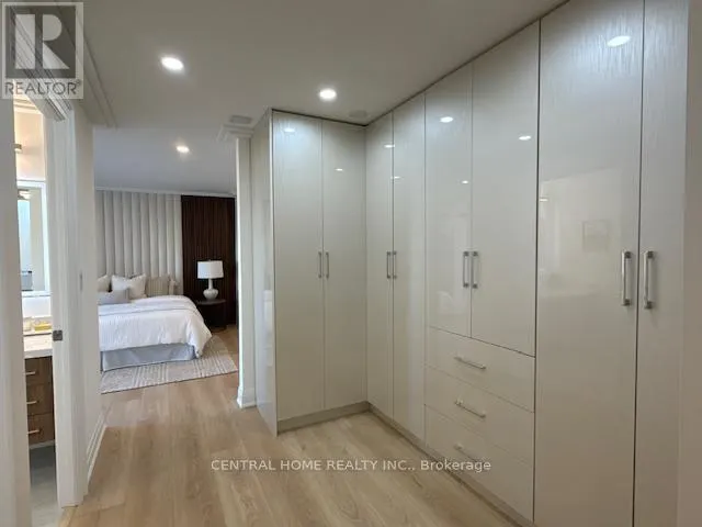 1707 - 55 SKYMARK DRIVE