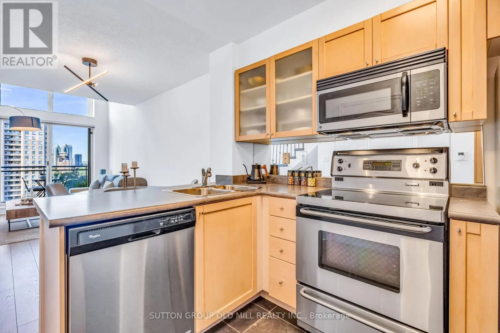 1705 - 188 DORIS AVENUE