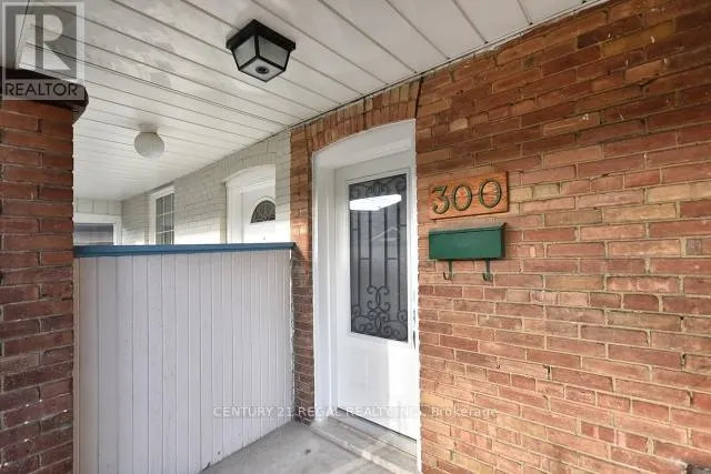 300 MONTROSE AVENUE