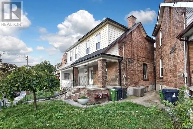 300 MONTROSE AVENUE