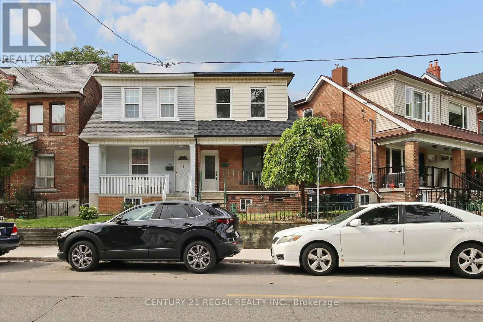 300 MONTROSE AVENUE