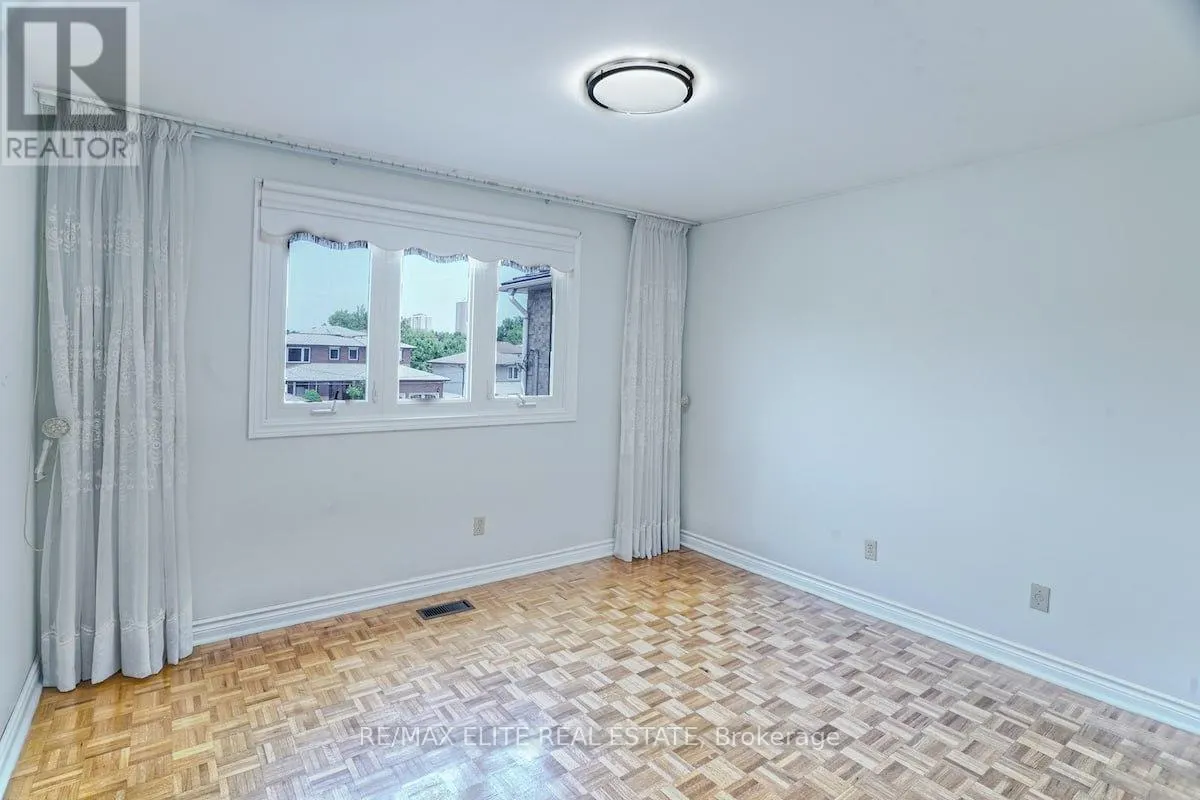 MAIN - 219 CONNAUGHT AVENUE