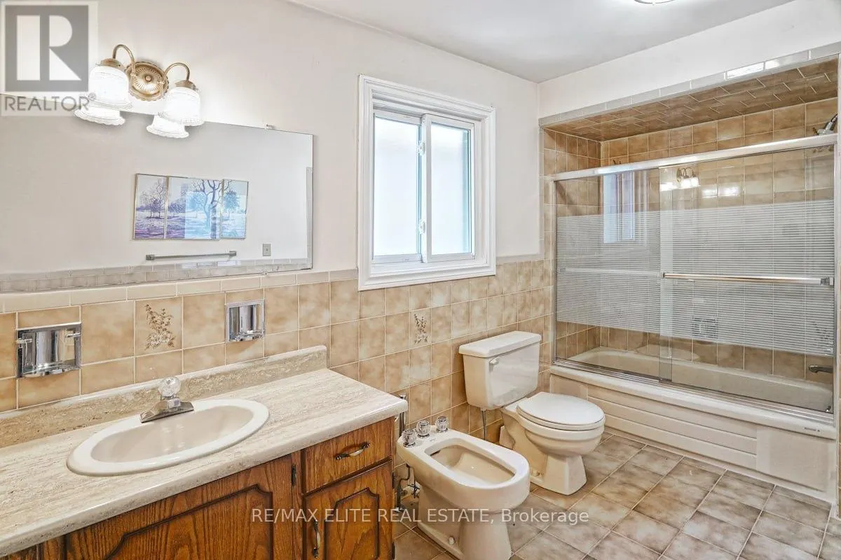 MAIN - 219 CONNAUGHT AVENUE