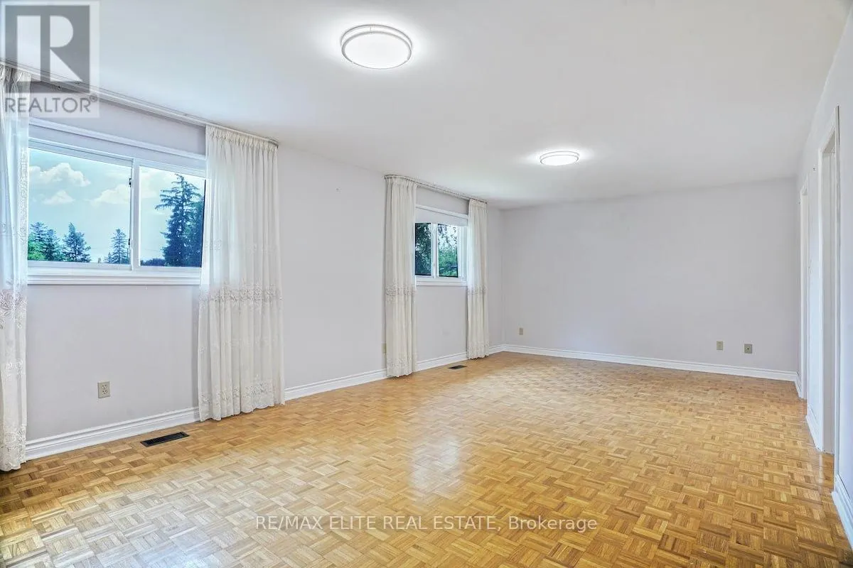 MAIN - 219 CONNAUGHT AVENUE