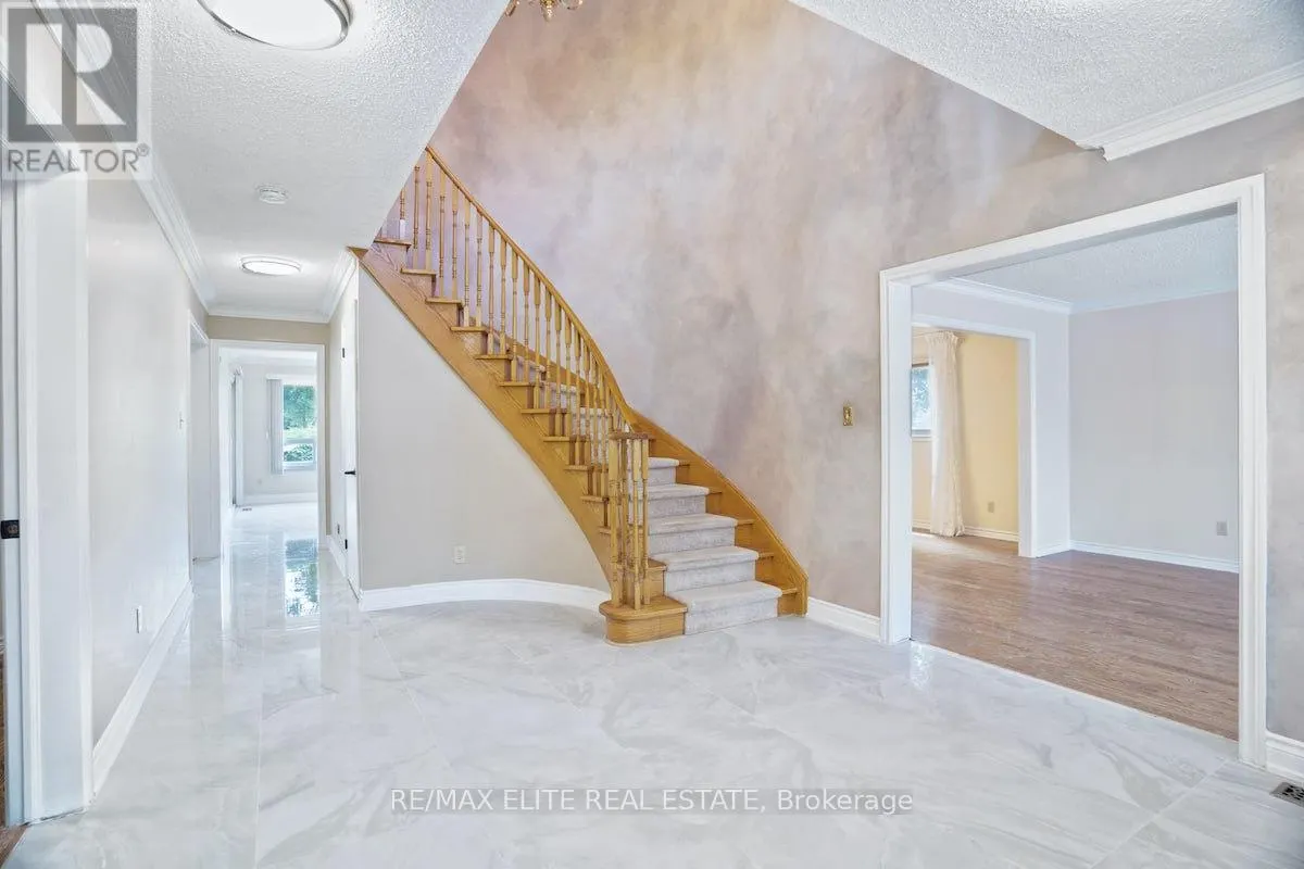 MAIN - 219 CONNAUGHT AVENUE