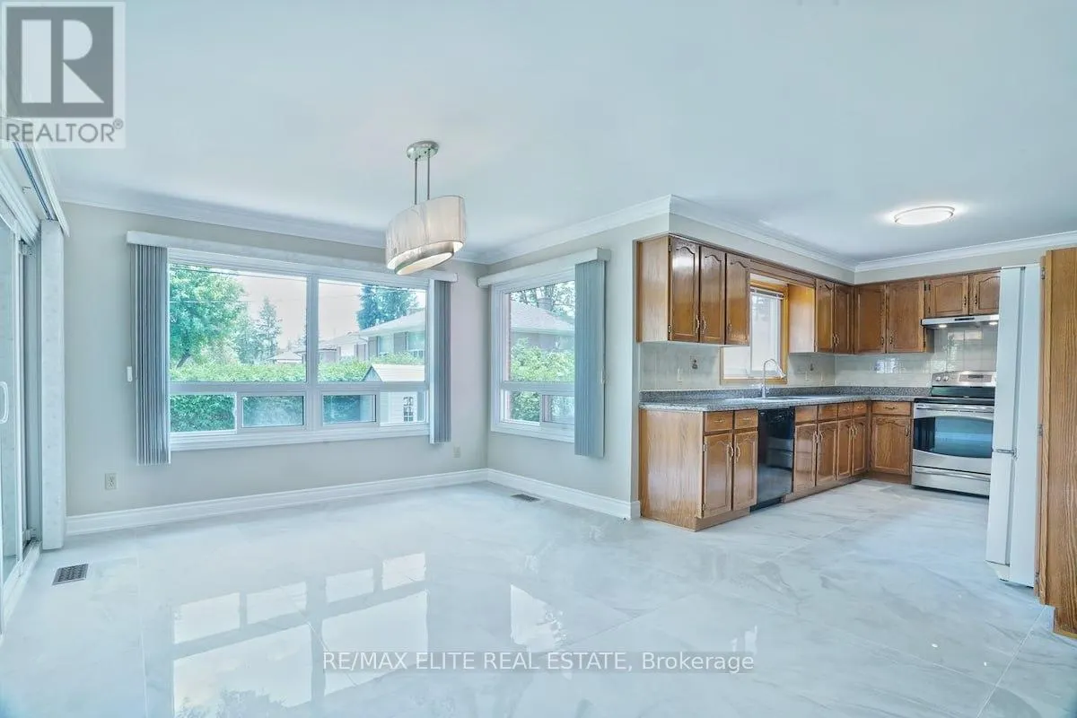 MAIN - 219 CONNAUGHT AVENUE