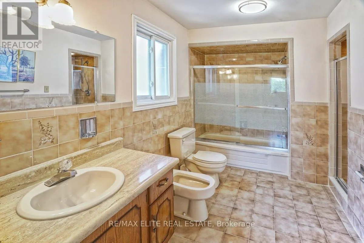 MAIN - 219 CONNAUGHT AVENUE