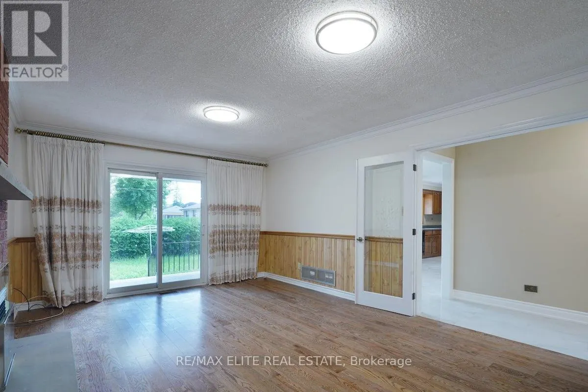 MAIN - 219 CONNAUGHT AVENUE