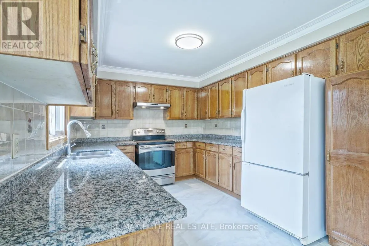 MAIN - 219 CONNAUGHT AVENUE