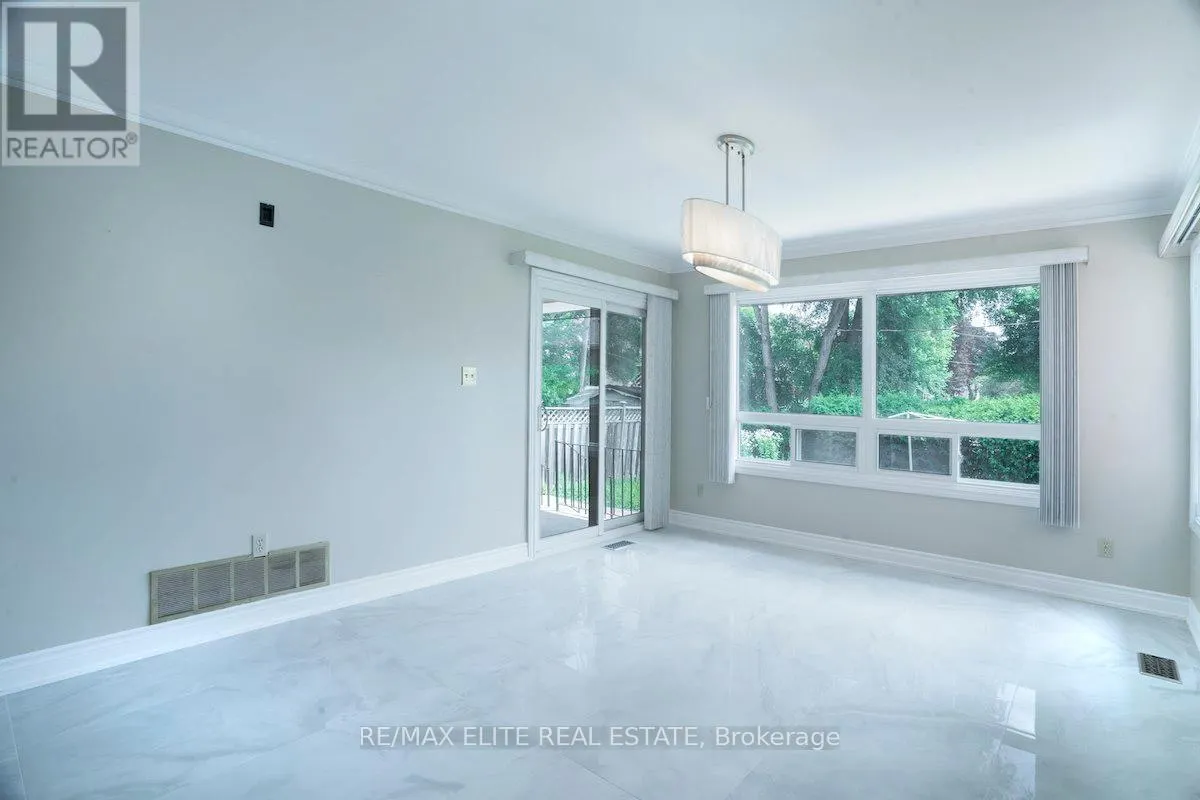 MAIN - 219 CONNAUGHT AVENUE