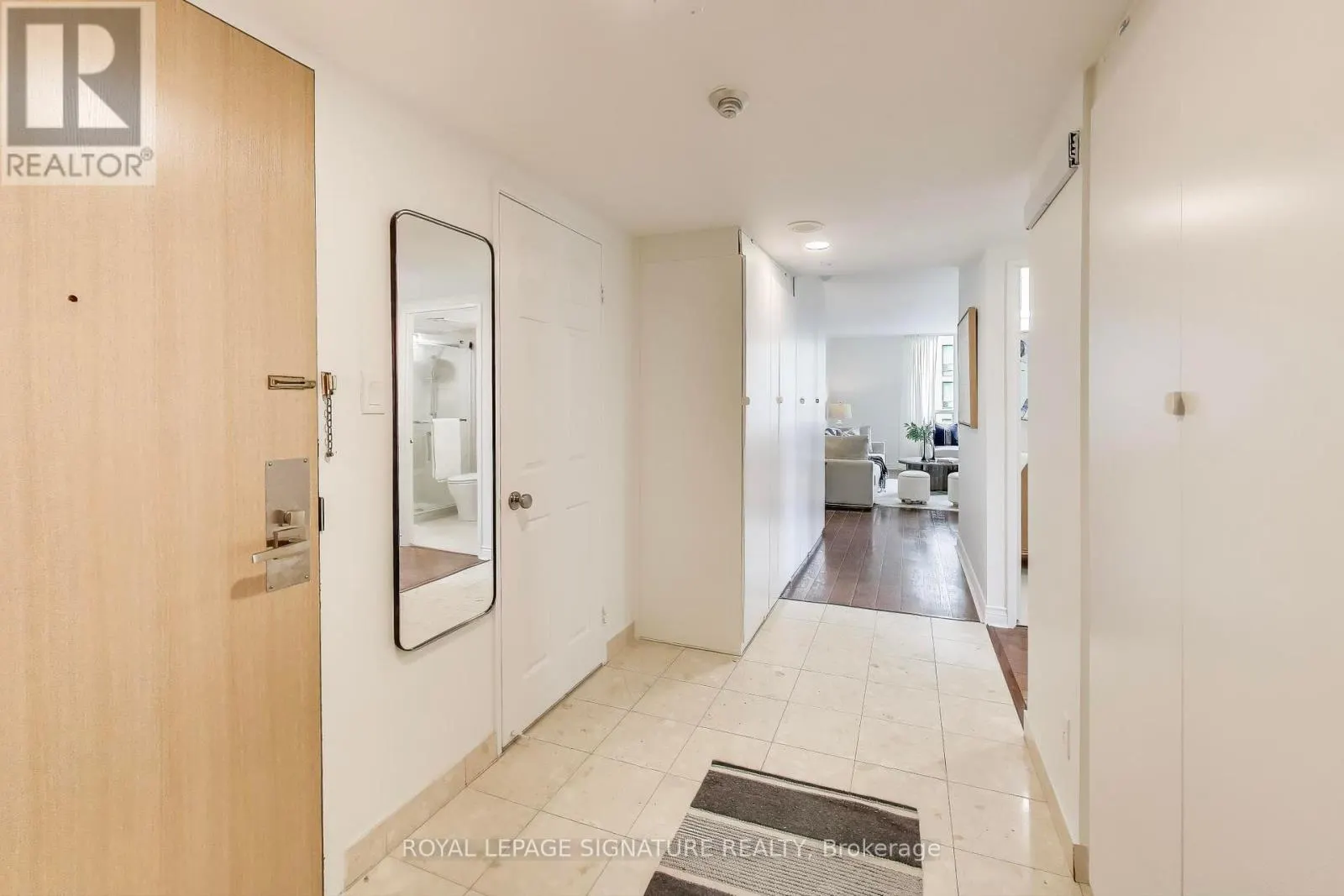1610 - 256 DORIS AVENUE