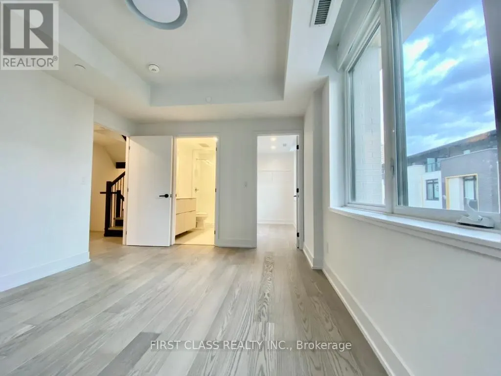 TH12 - 55 NICHOLAS AVENUE