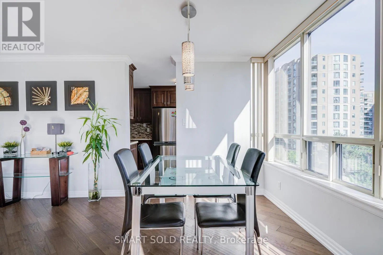 516 - 7 BISHOP AVENUE