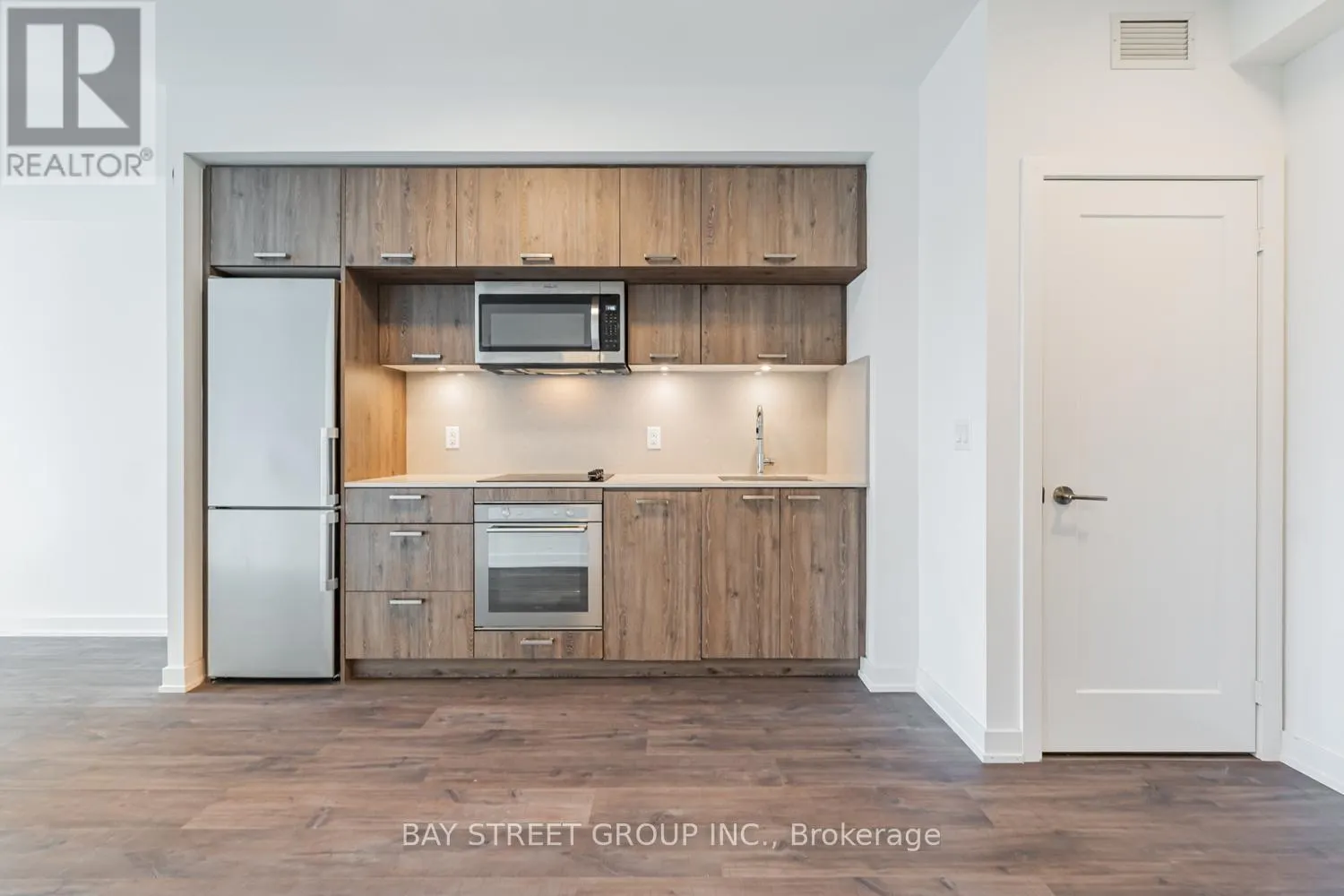 1008 - 50 MCCAUL STREET