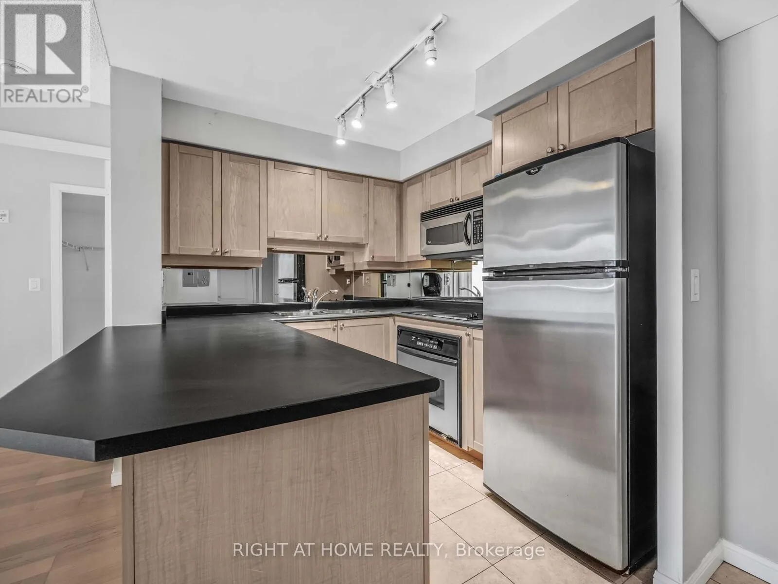 710 - 18 STAFFORD STREET