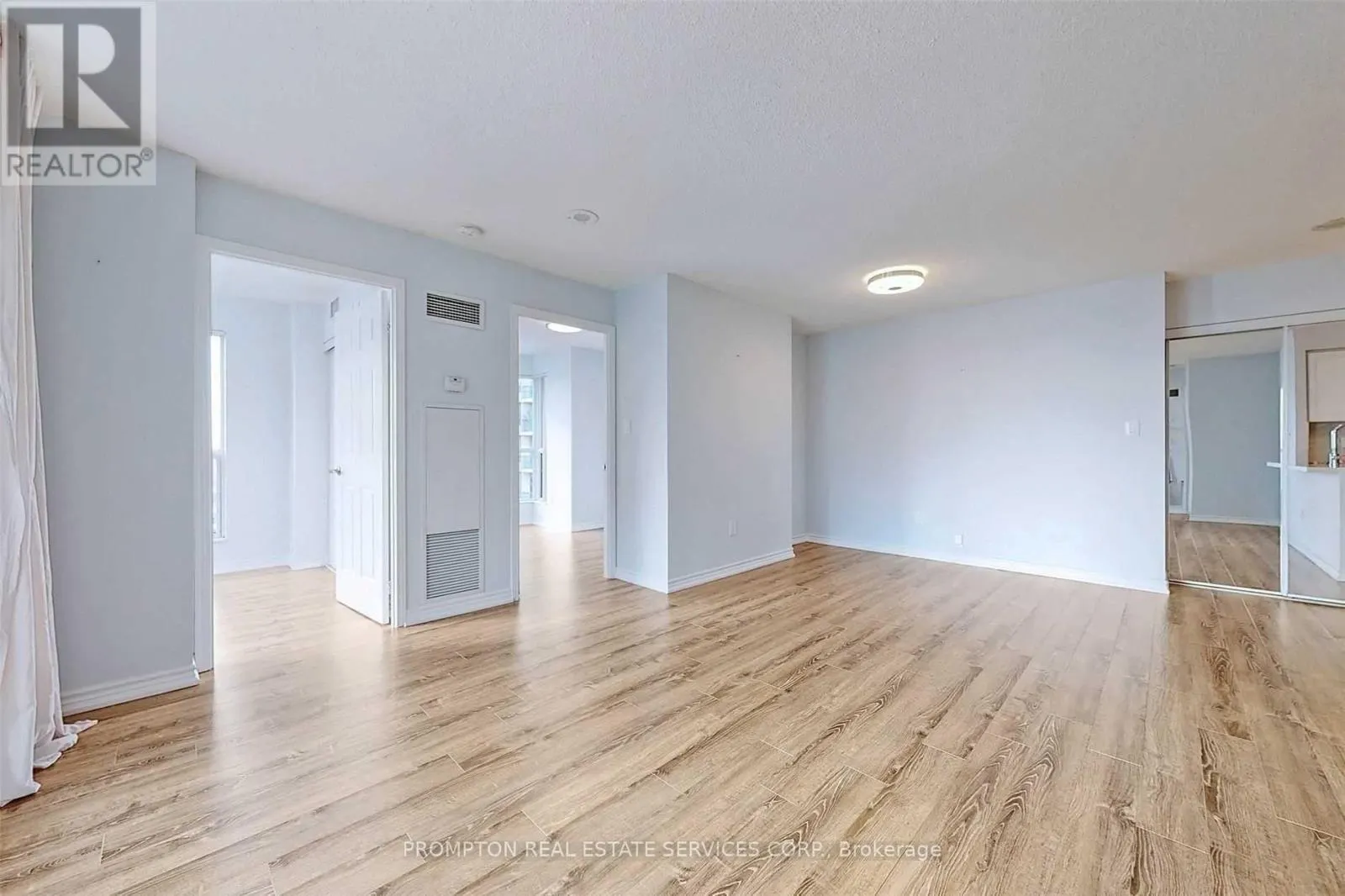 2205 - 7 LORRAINE DRIVE