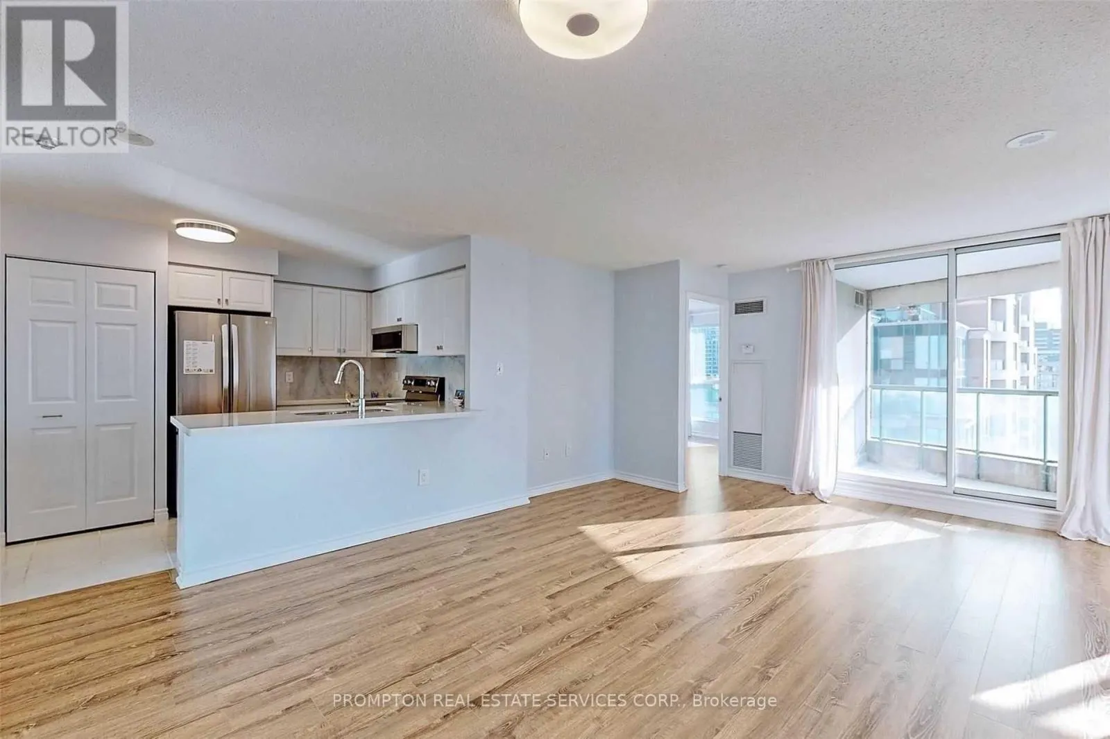 2205 - 7 LORRAINE DRIVE